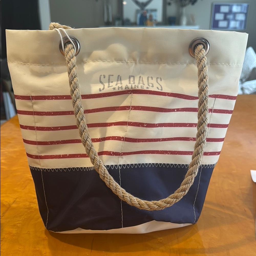 Seabags Maine beverage bag